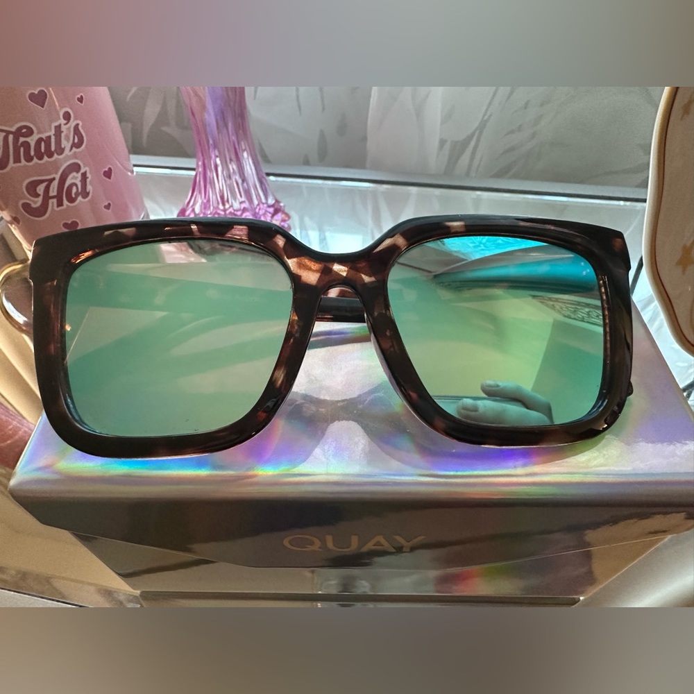 Quay Genesis sunglasses Tortoise
